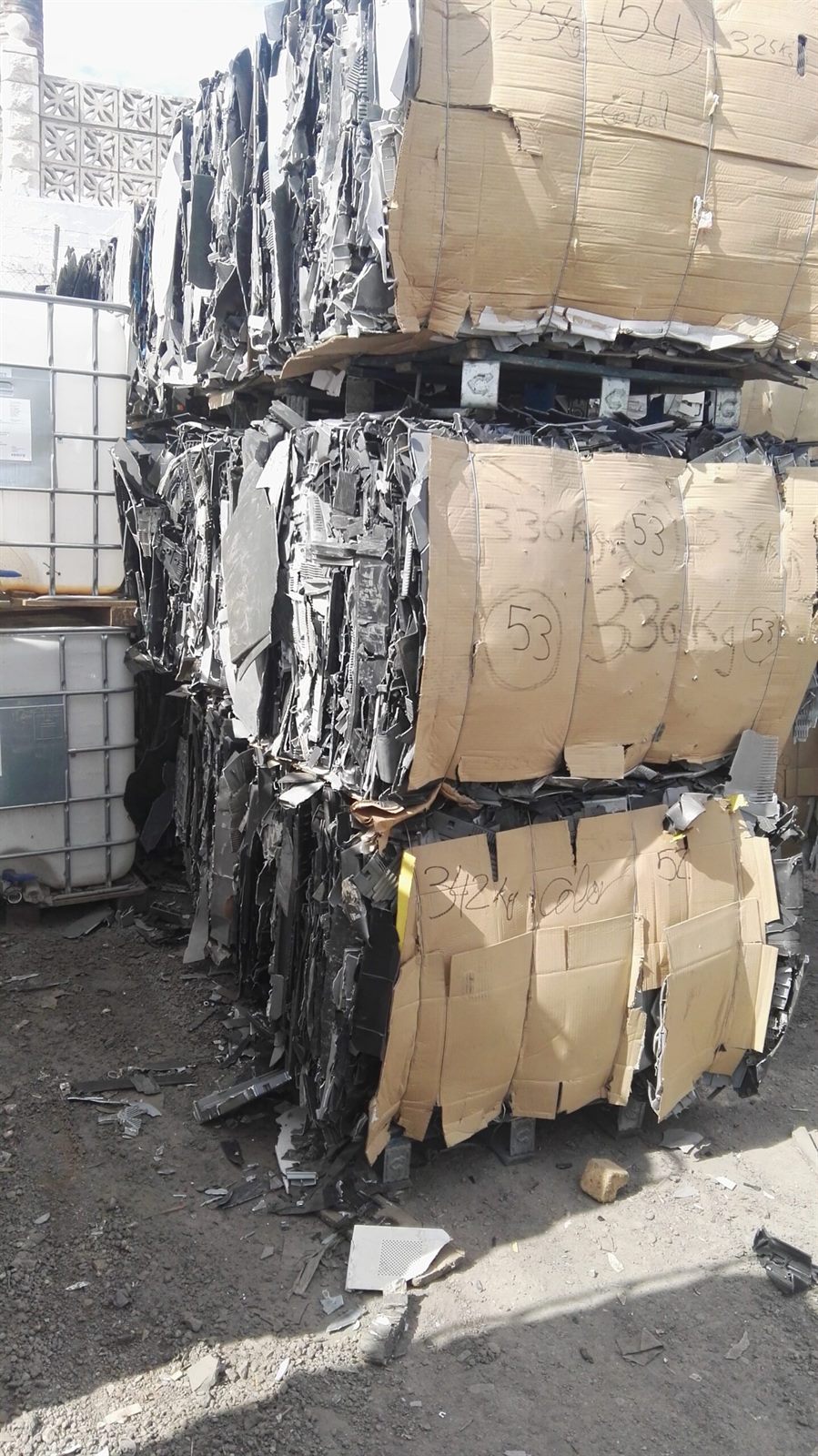 Separación de materiales procedentes de reciclaje RAEE